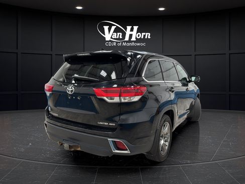 Used 2017 Toyota Highlander Limited Platinum AWD/4WD image 7