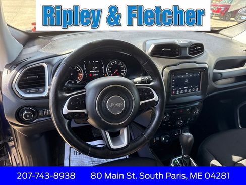 Used 2018 Jeep Renegade Latitude w/ Cold Weather Group image 10