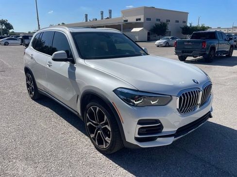 Used 2022 BMW X5 sDrive40i w/ Premium Package RWD image 1
