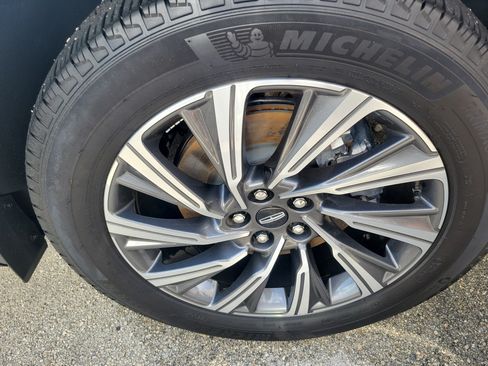 Certified 2025 Lincoln Aviator 2WD image 6