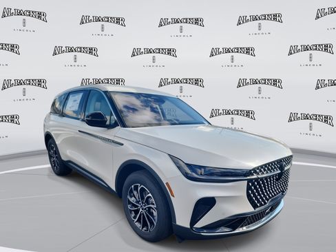 New 2026 Lincoln Nautilus Premier image 7