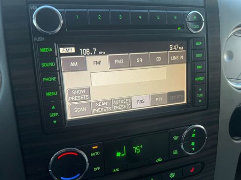 Used 2008 Lincoln Mark LT 4x4 image 24