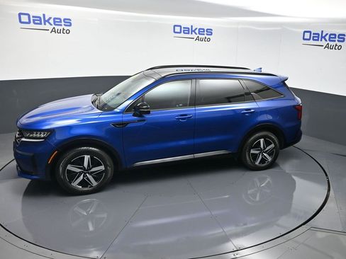 Certified 2022 Kia Sorento EX w/ Panoramic Sunroof Package image 53