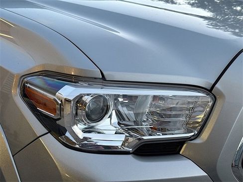 Used 2022 Toyota Tacoma SR5 image 31