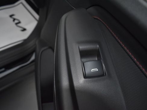 Used 2023 Chevrolet TrailBlazer RS image 14