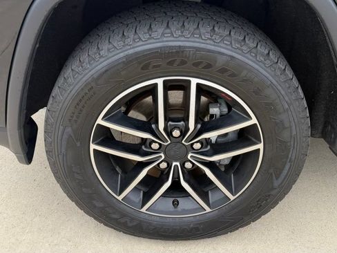 Used 2020 Jeep Grand Cherokee Trailhawk AWD/4WD image 10