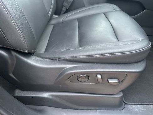 Used 2024 Chevrolet Suburban Z71 w/ Luxury Package image 47