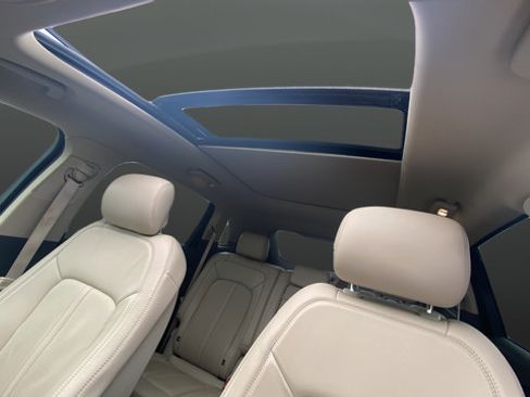 Used 2016 Lincoln MKX Reserve w/ Driver Assistance Package AWD/4WD image 12