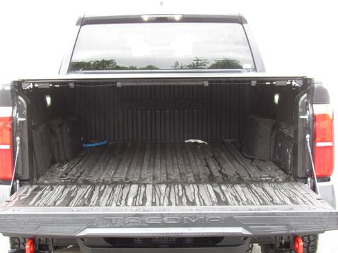 Certified 2025 Toyota Tacoma TRD Off-Road AWD/4WD image 8