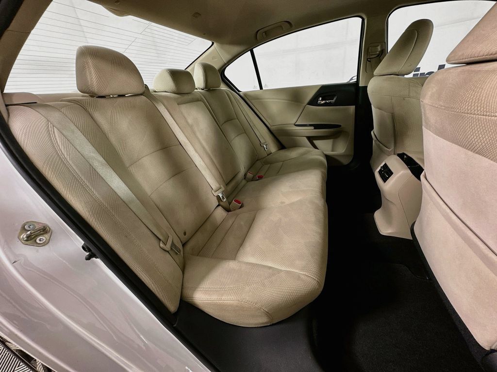 Used 2016 Honda Accord EX image 32