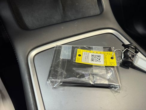 Used 2025 Tesla Model Y Long Range RWD image 23