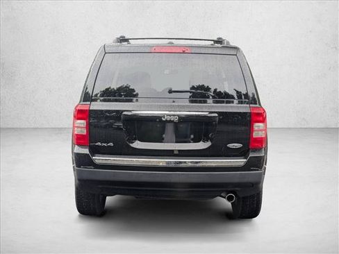 Used 2017 Jeep Patriot High Altitude AWD/4WD image 7