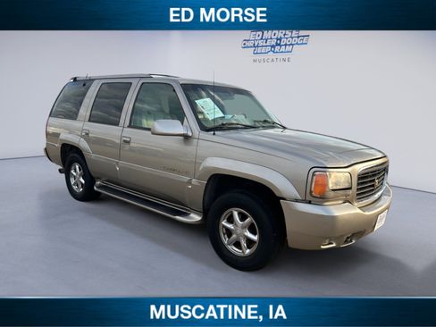 Used 2000 Cadillac Escalade 4WD image 7