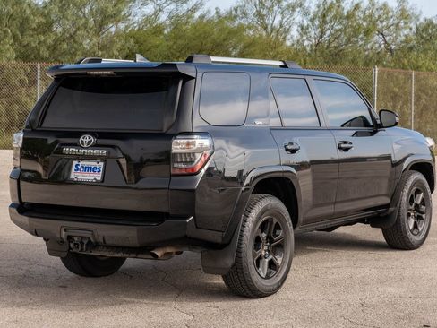 Used 2022 Toyota 4Runner SR5 Premium image 7