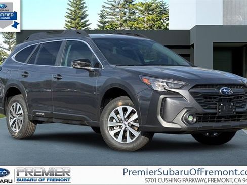 Used 2025 Subaru Outback Premium image 1
