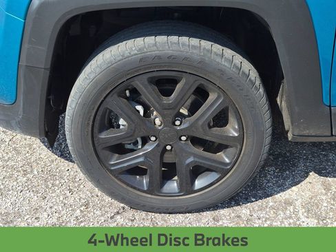 Used 2022 Jeep Renegade Altitude AWD/4WD image 12
