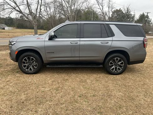 Used 2021 Chevrolet Tahoe Z71 w/ Z71 Signature Package image 9