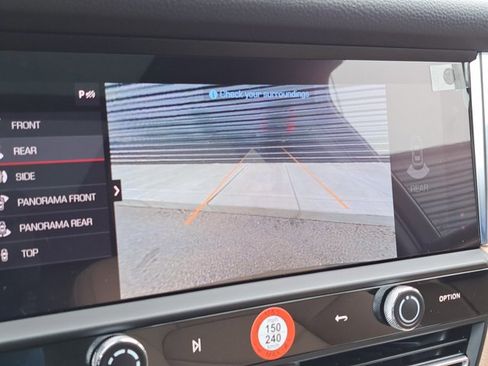 Used 2026 Porsche Macan image 33