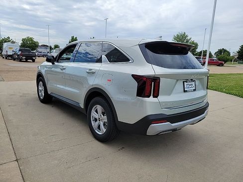 New 2026 Kia Sorento LX FWD image 7