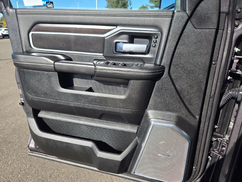 Used 2025 RAM 2500 Laramie AWD/4WD image 13