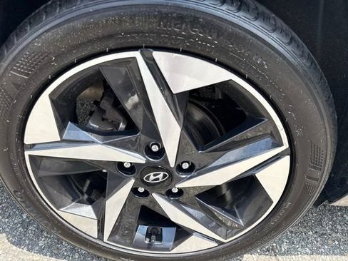Used 2023 Hyundai Elantra SEL w/ Convenience Package FWD image 8