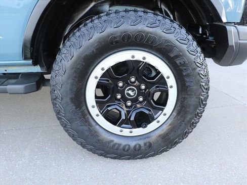 Used 2023 Ford Bronco Badlands image 7