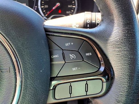 Used 2020 Jeep Renegade Altitude image 24