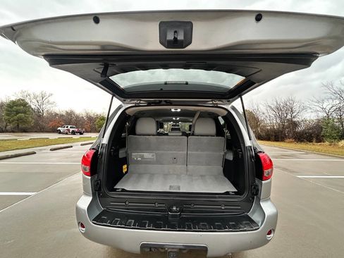 Used 2014 Toyota Sequoia SR5 image 10