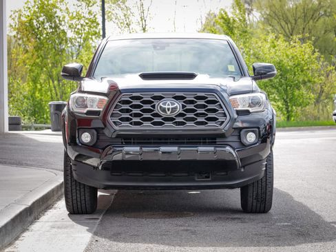 Used 2020 Toyota Tacoma TRD Sport w/ Technology Package AWD/4WD image 9