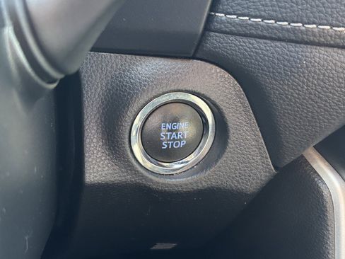 Used 2021 Toyota RAV4 XLE Premium image 10