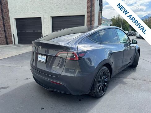 Used 2022 Tesla Model Y Long Range AWD/4WD image 8