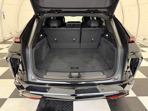 Used 2025 Cadillac Lyriq Sport image 4