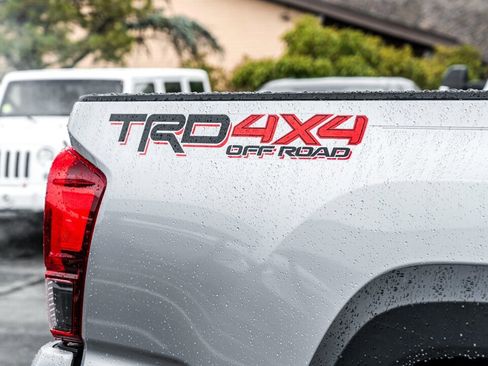 Used 2019 Toyota Tacoma TRD Off-Road image 13