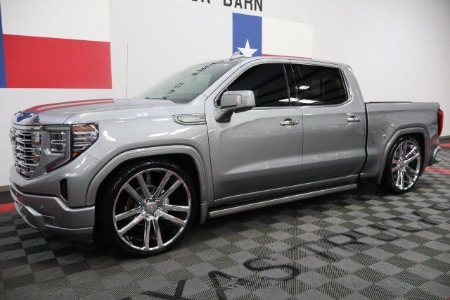 Used 2023 GMC Sierra 1500 Denali w/ Denali Reserve Package AWD/4WD image 2