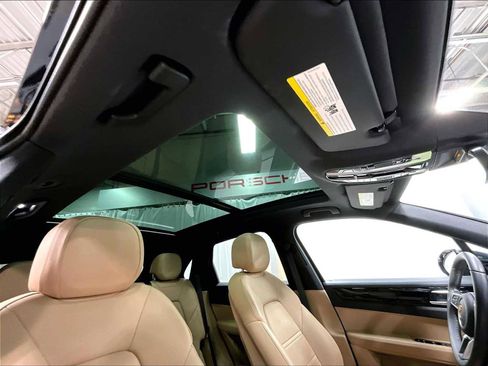 Used 2023 Porsche Cayenne image 27