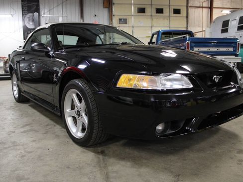 Used 1999 Ford Mustang Cobra RWD image 8