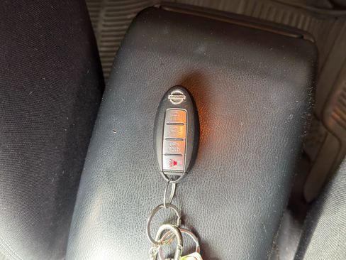 Used 2014 Nissan Sentra SV w/ SV Driver Package image 2