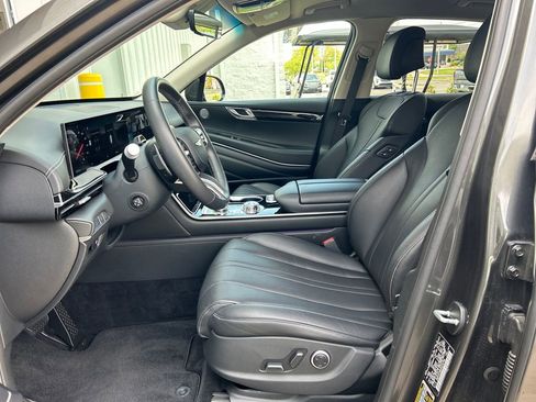 Used 2025 Genesis GV80 AWD 2.5T Standard image 15