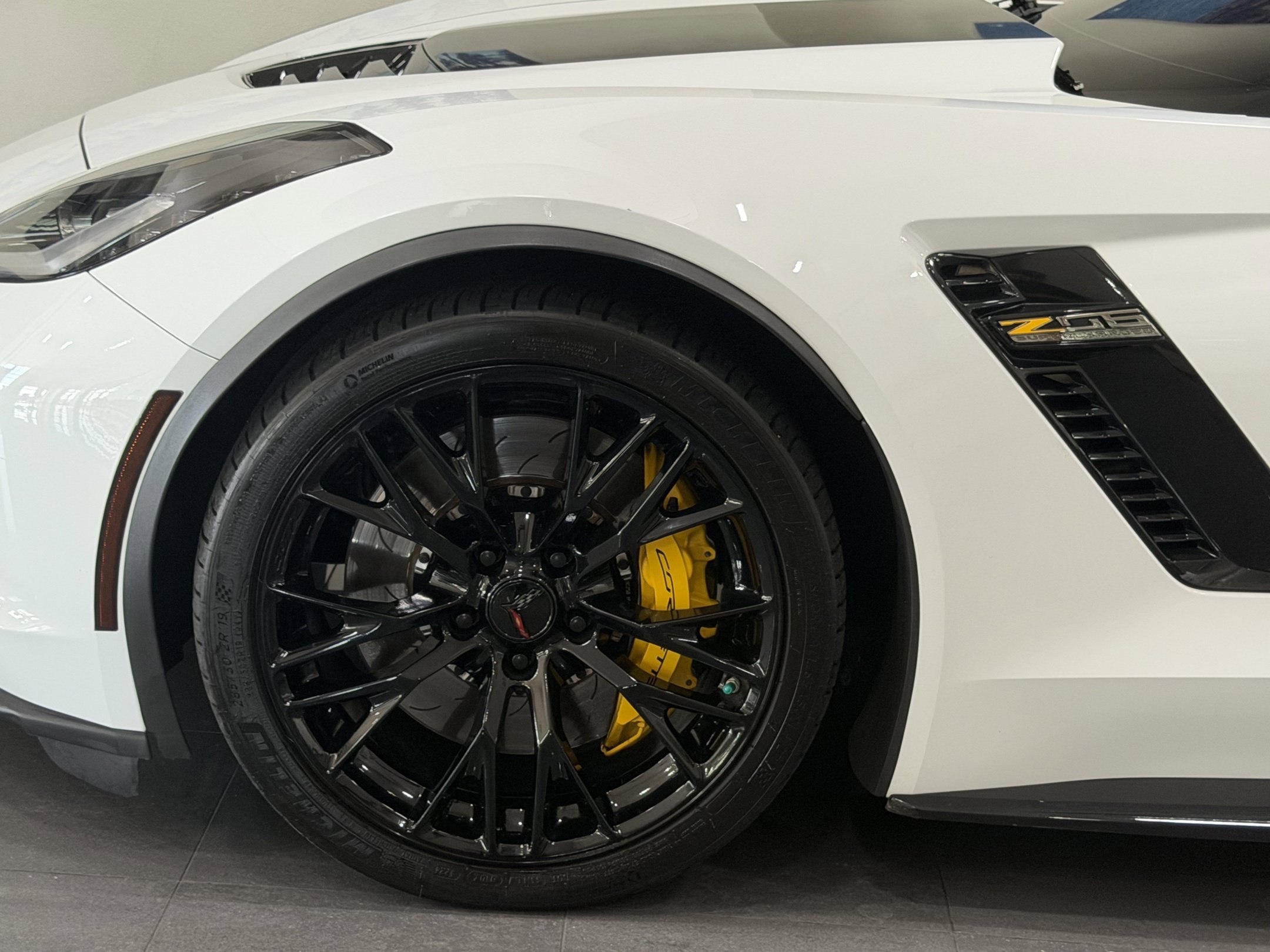 Used 2019 Chevrolet Corvette Z06 RWD image 9