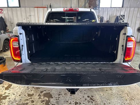 Certified 2024 GMC Canyon AT4 image 27