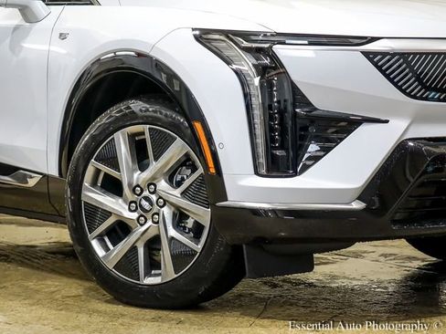 New 2026 Cadillac Optiq Luxury 1 w/ LPO, Floor Liner Package AWD/4WD image 4