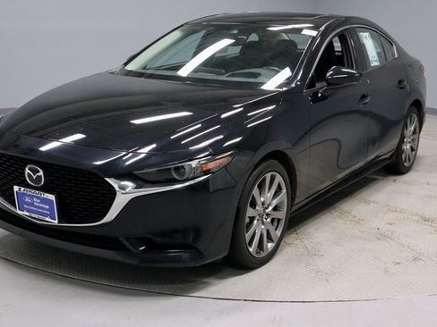 Used 2022 MAZDA MAZDA3 s image 8