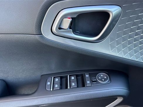 New 2025 Kia Soul LX image 12