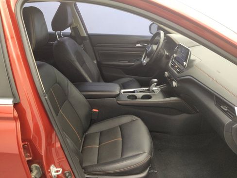 Used 2021 Nissan Altima 2.5 SR w/ SR Premium Package image 21