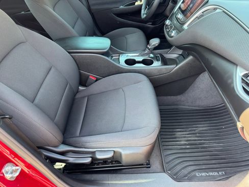 Used 2021 Chevrolet Malibu RS FWD image 15