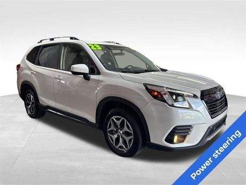Used 2023 Subaru Forester Premium AWD/4WD image 3