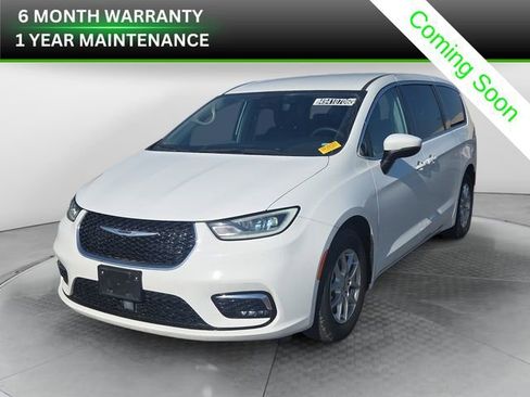Used 2023 Chrysler Pacifica Touring-L FWD image 1