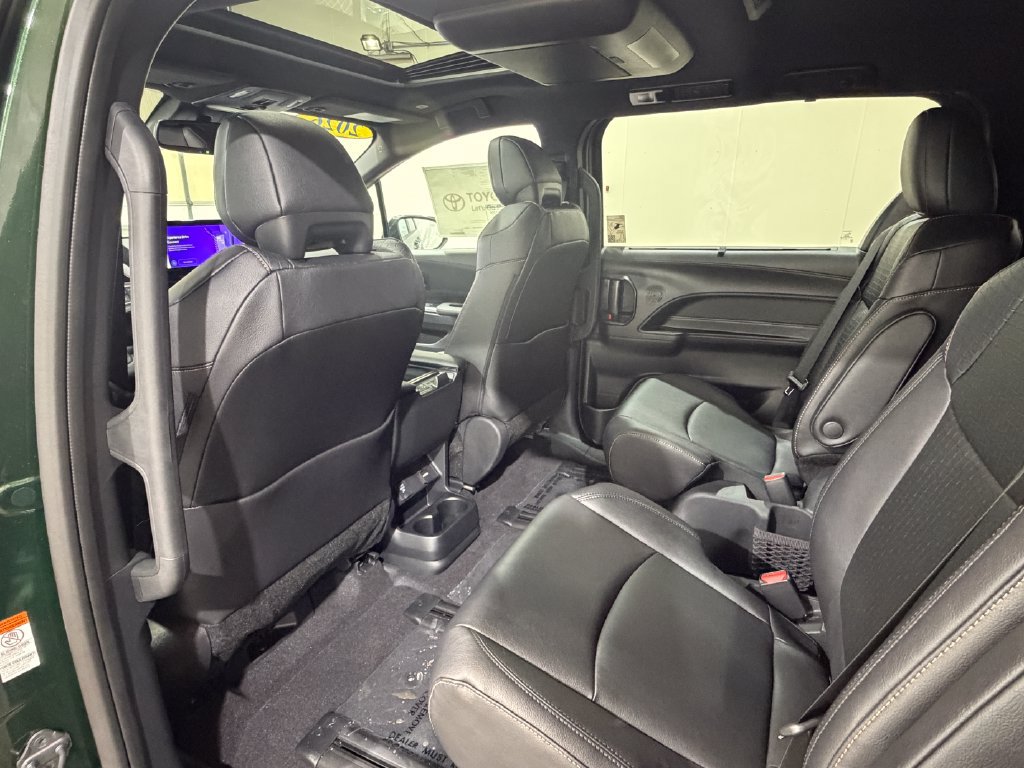 New 2026 Toyota Sienna XLE Woodland Edition AWD/4WD image 34
