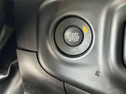 Used 2023 Jeep Gladiator Rubicon AWD/4WD image 22