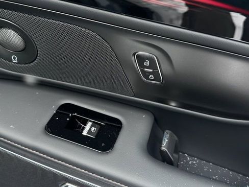 New 2026 Lincoln Nautilus Reserve w/ Jet Appearance Package image 16